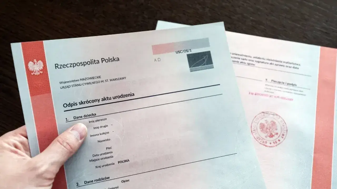 Odpis aktu urodzenia z USC. Tu znajdziesz dane, które pomogą Ci sprawdzić datę chrztu.